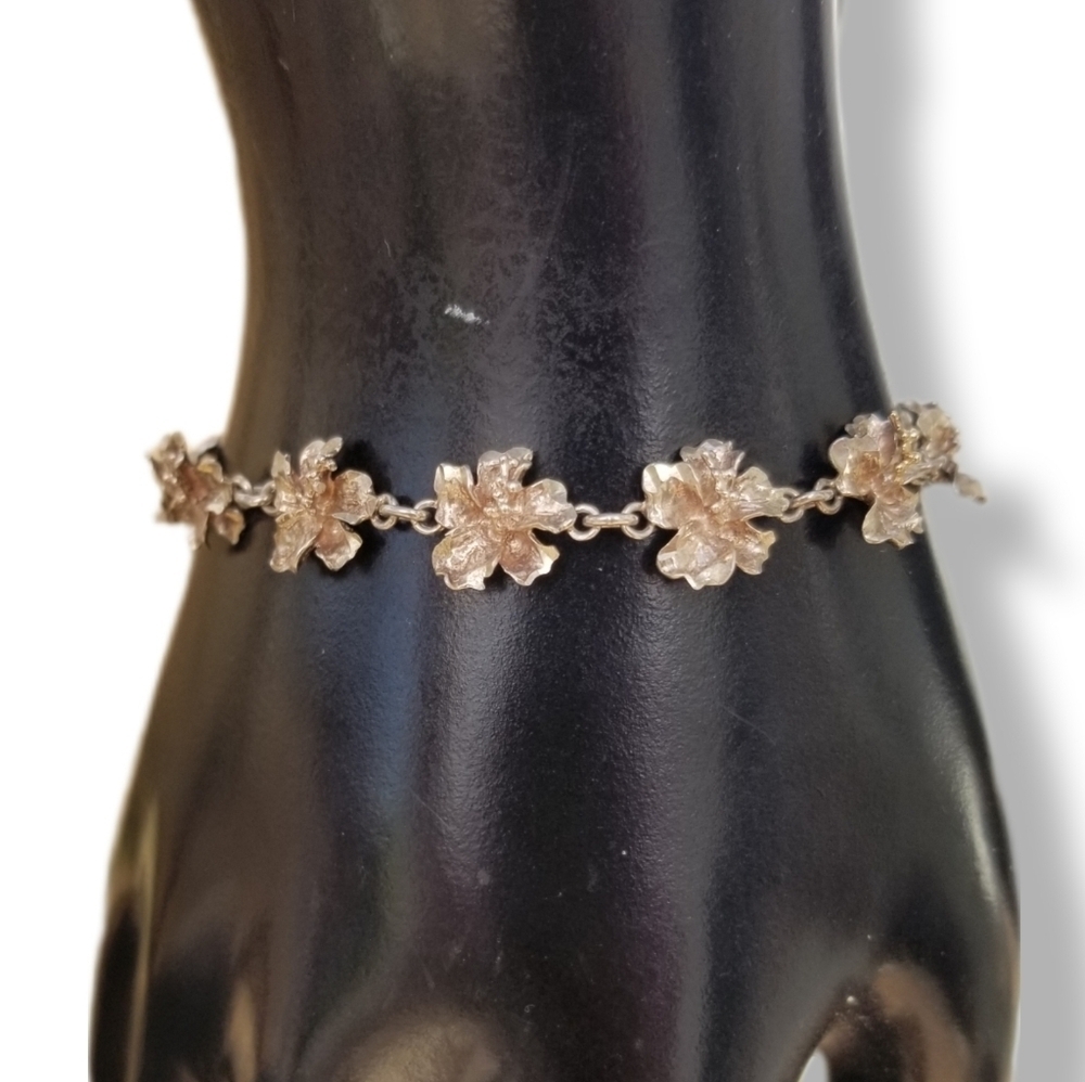 VINTAGE STERLING SILVER  P&J SIGNED HIBISCUS FLOWER TENNIS BRACELET